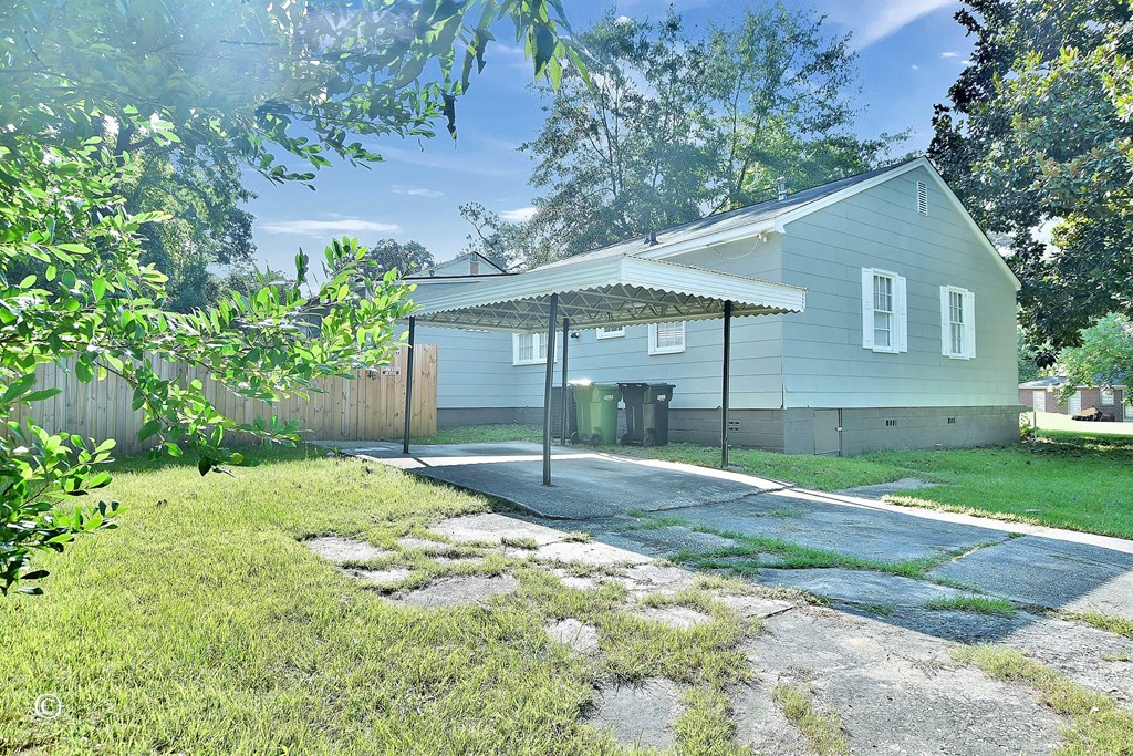 4201 Forrest Road Columbus, GA 31907 - Photo 27 of 31 Carport