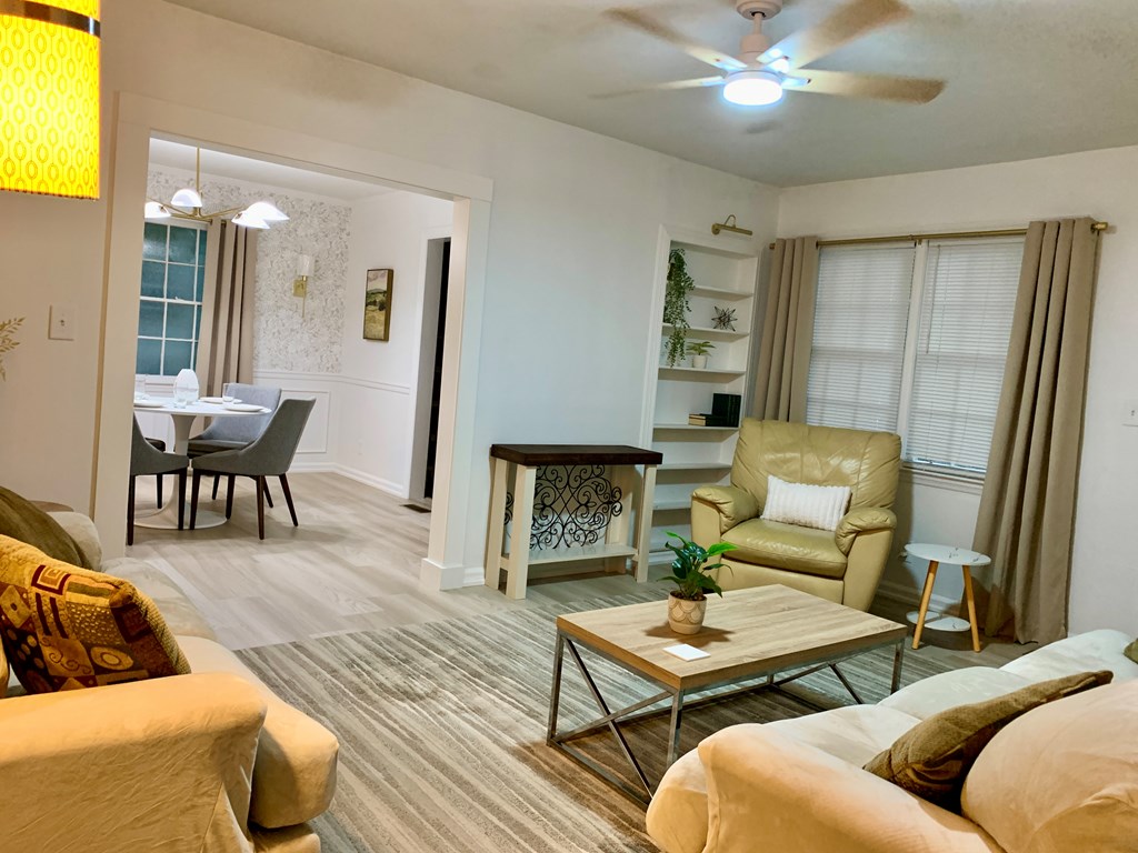 4201 Forrest Road Columbus, GA 31907 - Photo 9 of 31 Living Room with Furniture