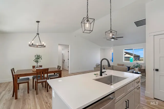 $369,900 | 905 East 23rd Avenue, Jerome, ID 83338