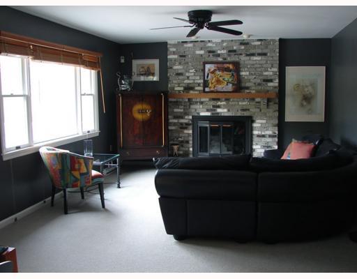 554 Center Church Road Canonsburg, PA 15317 - Photo 8 of 17 Den/Family/Great Room.