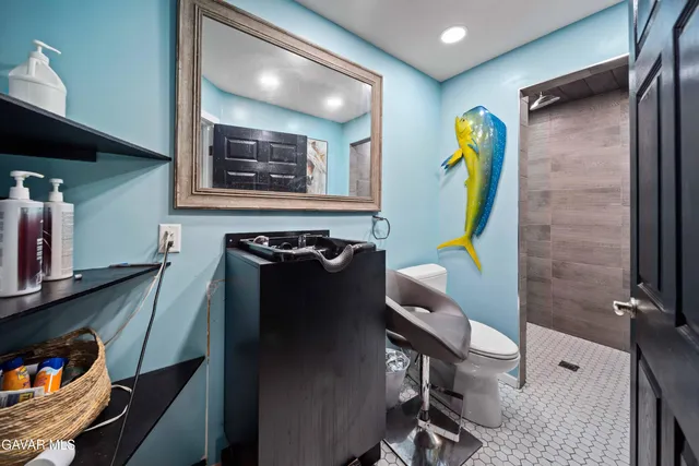 $1,600,000 | 24344 Valley Street, Newhall, CA 91321