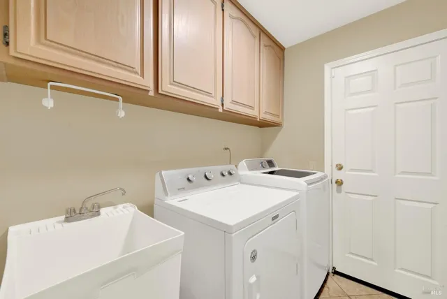 $827,000 | 1520 Gill Court, Dixon, CA 95620