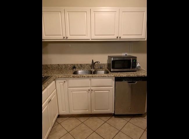 1047 June Road, Unit 5 Memphis, TN 38119 - Photo 9 of 15 Gallery Image 9