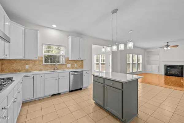 $874,999 | 324 Farrow Glen Loop, Cary, NC 27519