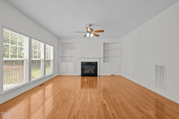 $874,999 | 324 Farrow Glen Loop, Cary, NC 27519
