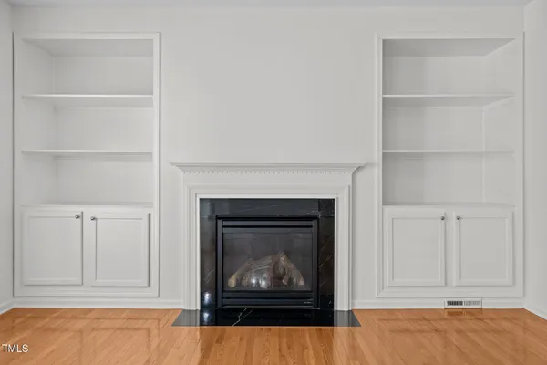 $874,999 | 324 Farrow Glen Loop, Cary, NC 27519