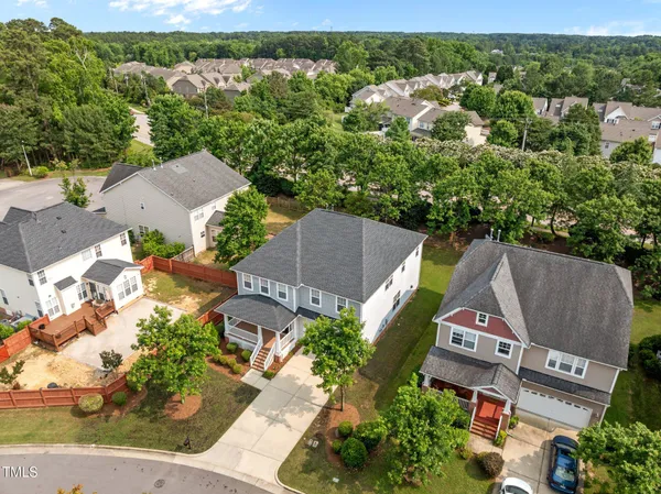 $874,999 | 324 Farrow Glen Loop, Cary, NC 27519