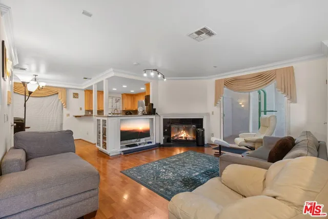 $599,000 | 4566 West 172nd Street, Unit 2, Lawndale, CA 90260