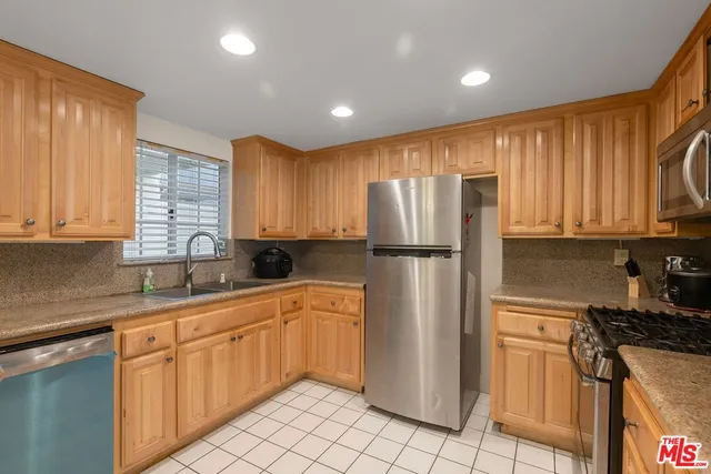 $599,000 | 4566 West 172nd Street, Unit 2, Lawndale, CA 90260