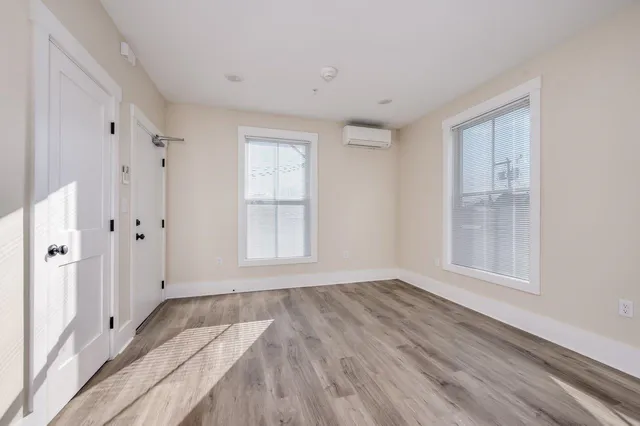 $2,400 | 553 Islington Street, Unit 3, Portsmouth, NH 03801