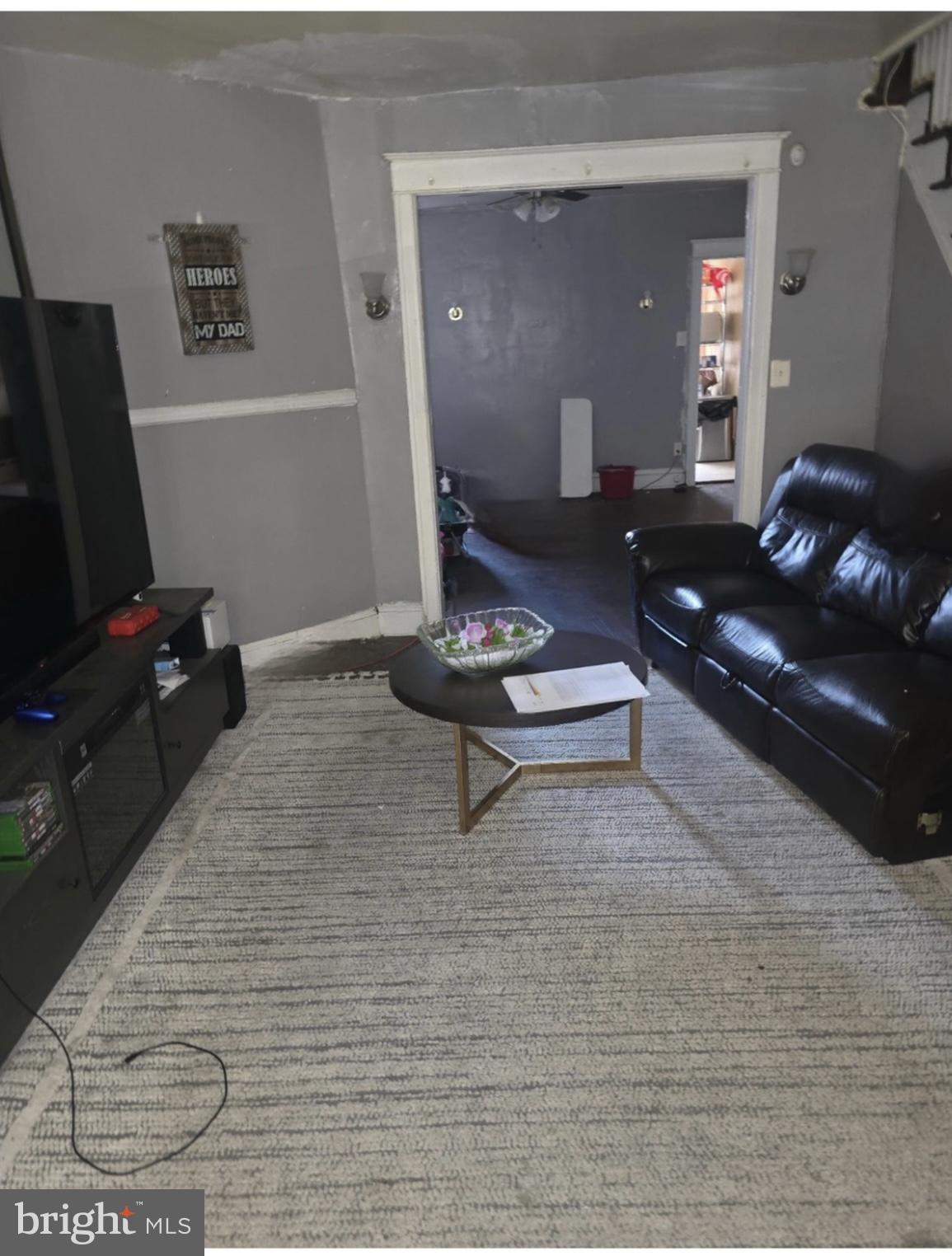 7162 North Uber Street Philadelphia, PA 19138 - Photo 3 of 5 Living room