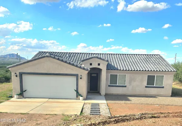 $1,800 | 54 Camino Olympia, Rio Rico, AZ 85648