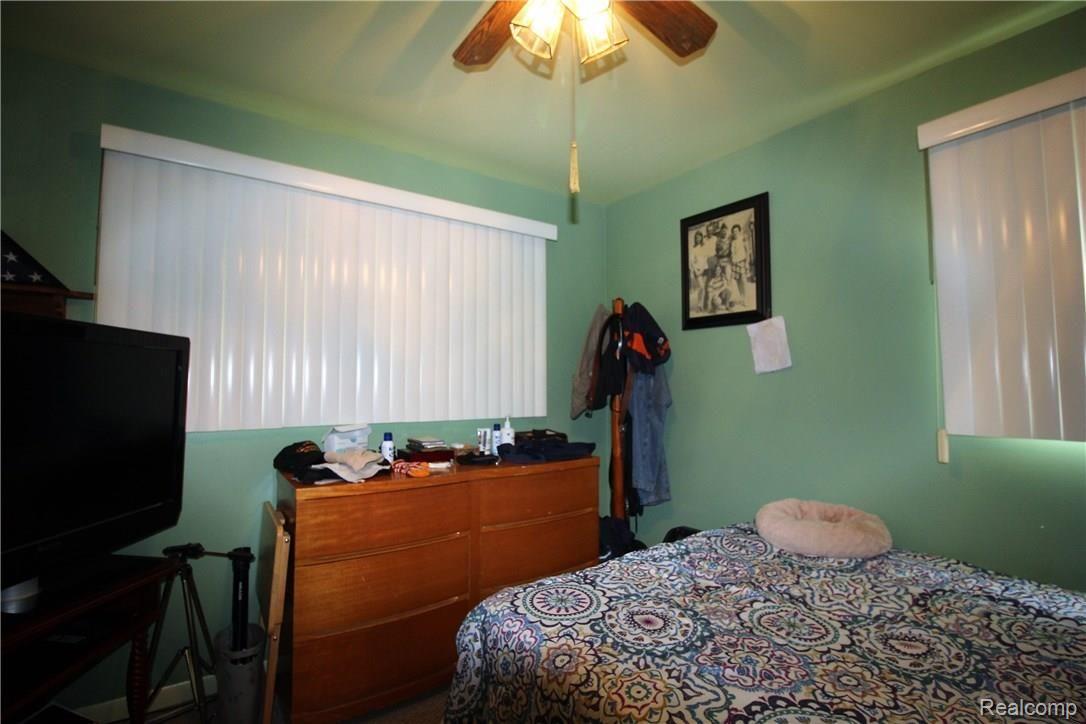 6352 Hermana Road West Bloomfield, MI 48324 - Photo 20 of 26 IMG_1478.JPG