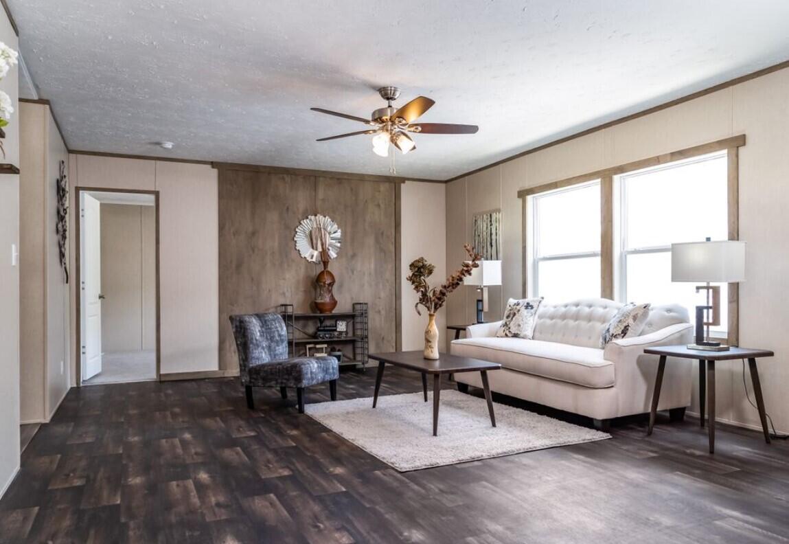632 Dennis Ridge Road Bonneau, SC 29431 - Photo 8 of 13 family room