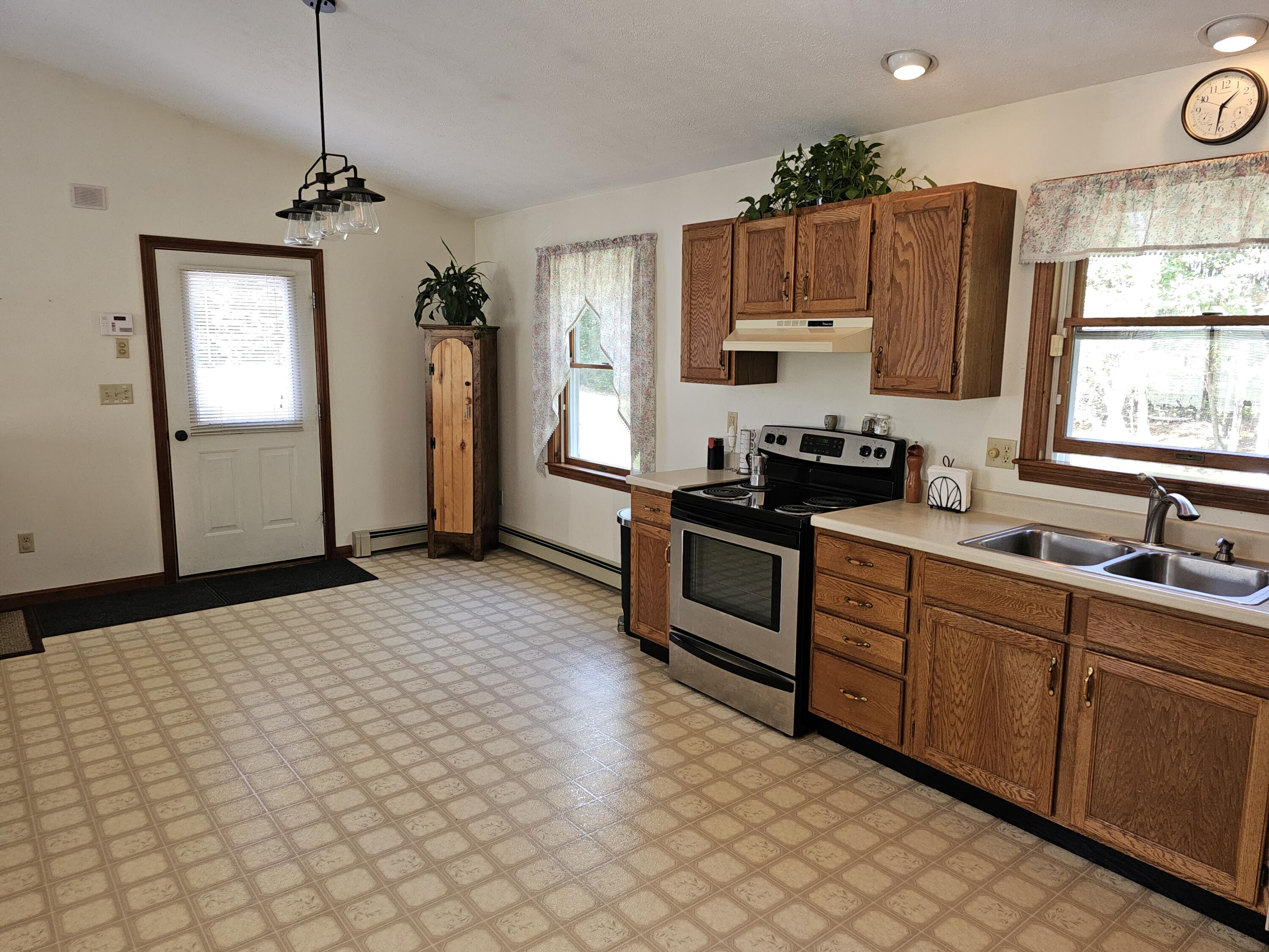 253 Fletcher Road Auburn, ME 04210 - Photo 13 of 27 20231014_133149