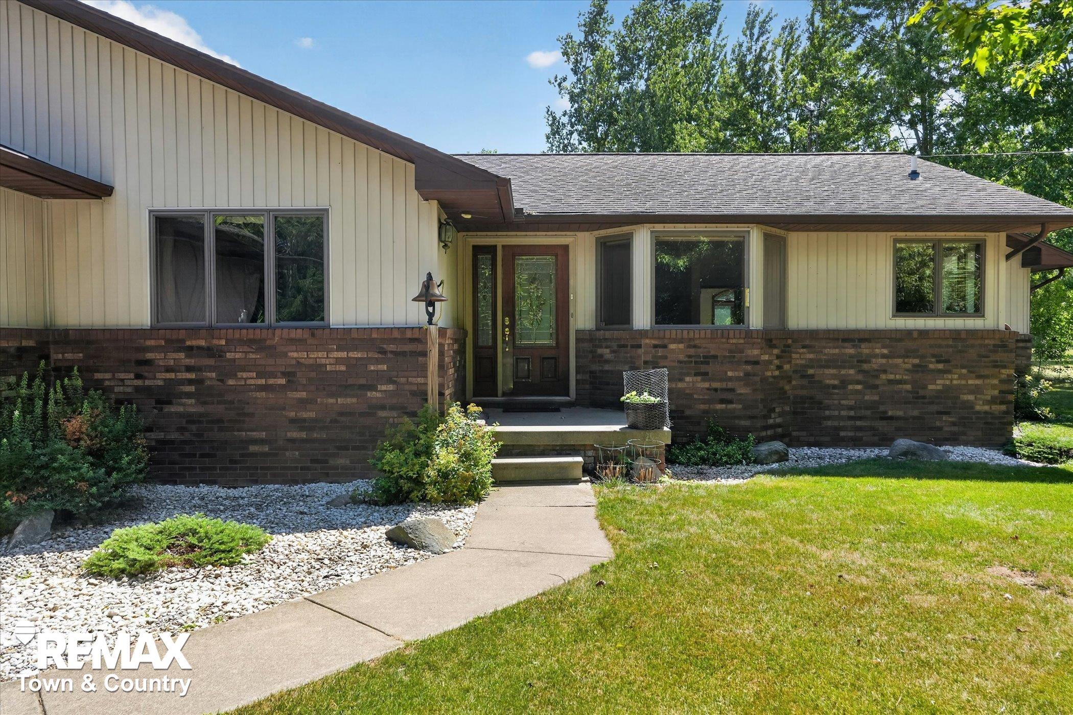 1070 North Morrish Road Flint, MI 48532 - Photo 6 of 76 Gallery Image 6