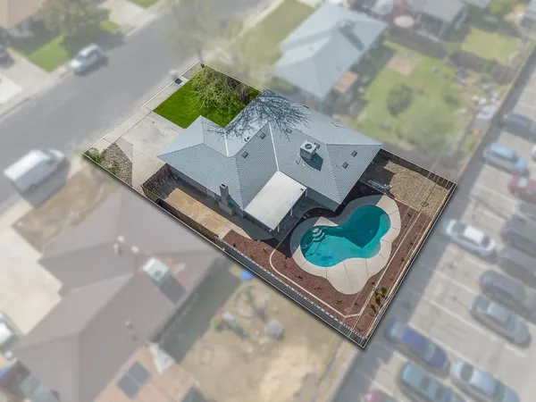 $415,000 | 821 West Fairmont Avenue, Clovis, CA 93612