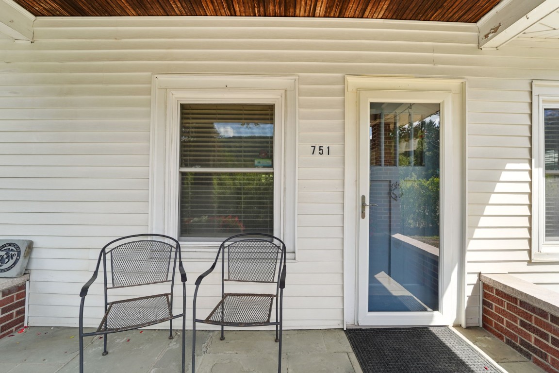 747 Conklin Road Binghamton, NY 13903 - Photo 4 of 32