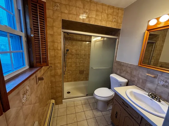 $4,100 | 198 Washington Street, Unit 1, Somerville, MA 02143