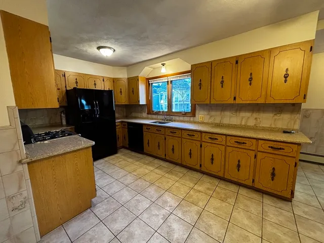 $4,100 | 198 Washington Street, Unit 1, Somerville, MA 02143