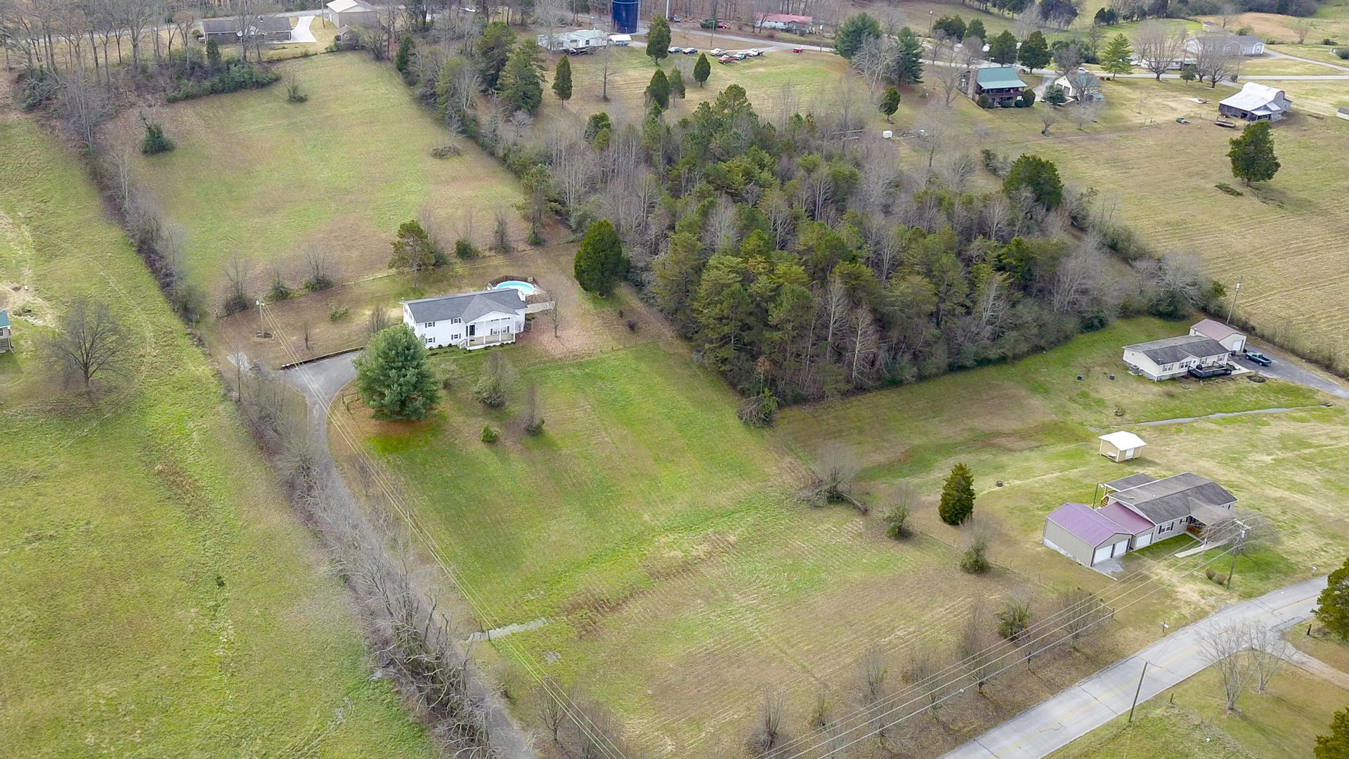 2598 Maple Hill Road Loudon, TN 37774 - Photo 29 of 36 a view of a swimming pool