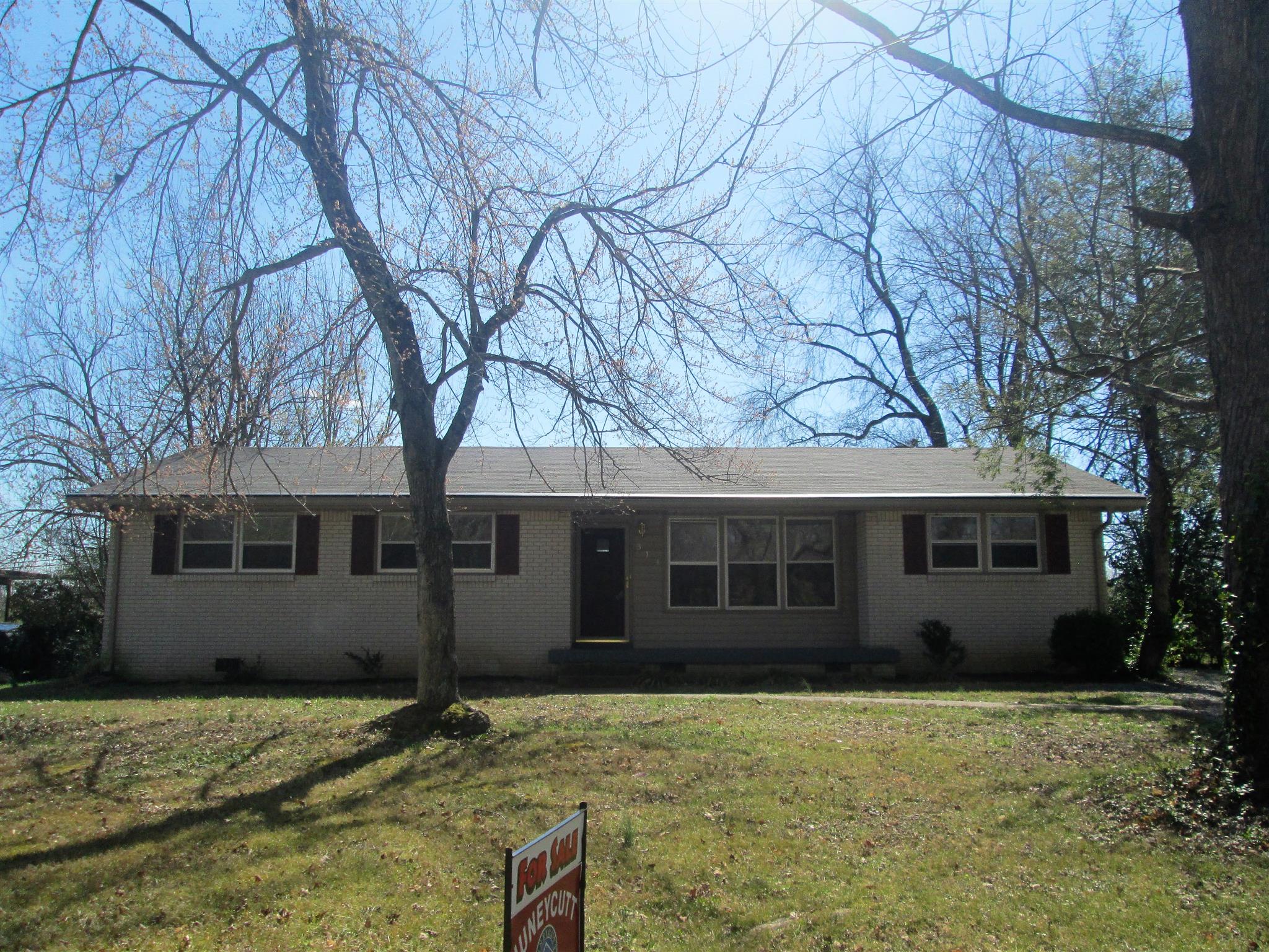314 Notgrass Road Clarksville, TN 37042 - Photo 3 of 18