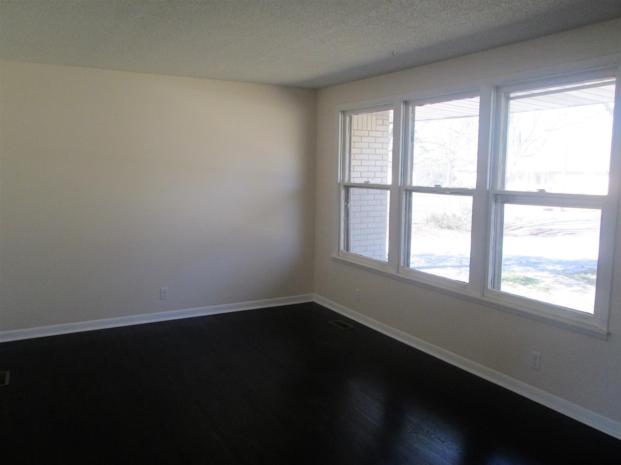 314 Notgrass Road Clarksville, TN 37042 - Photo 4 of 18 Home recently updated