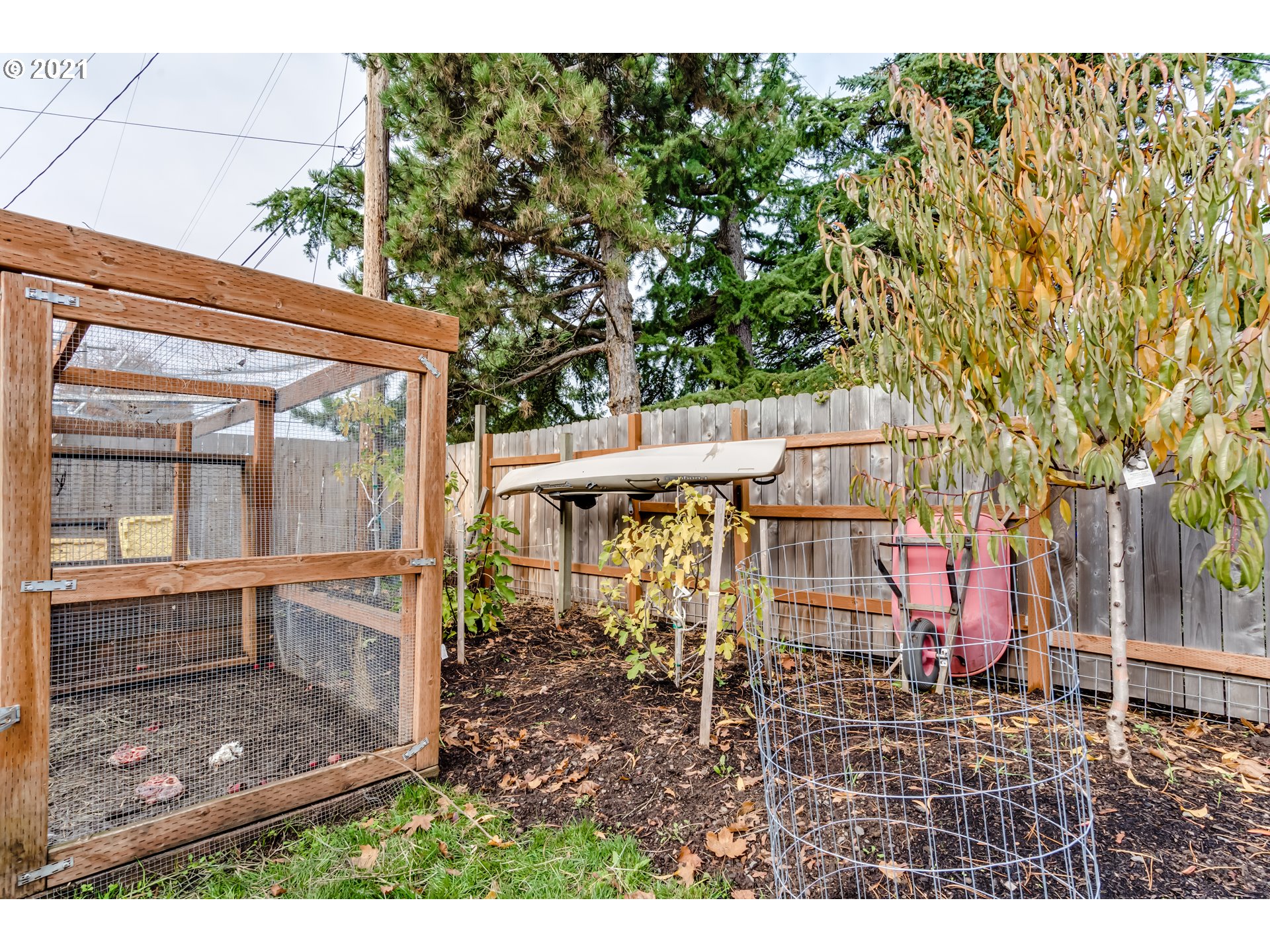3250 B Street Springfield, OR 97478 - Photo 25 of 31 a view of a garden