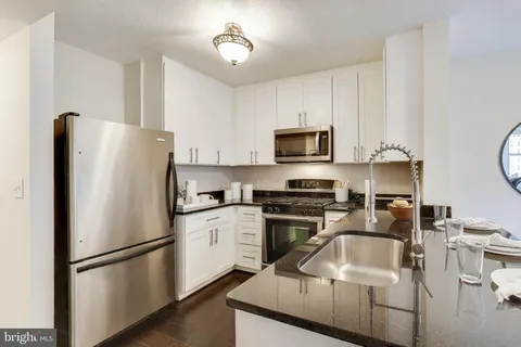 $439,000 | 915 E Street Northwest, Unit 1013, Washington, DC 20004