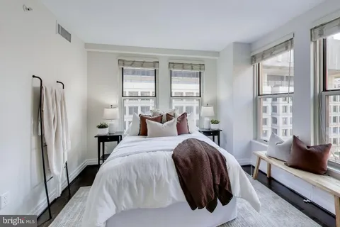 $439,000 | 915 E Street Northwest, Unit 1013, Washington, DC 20004