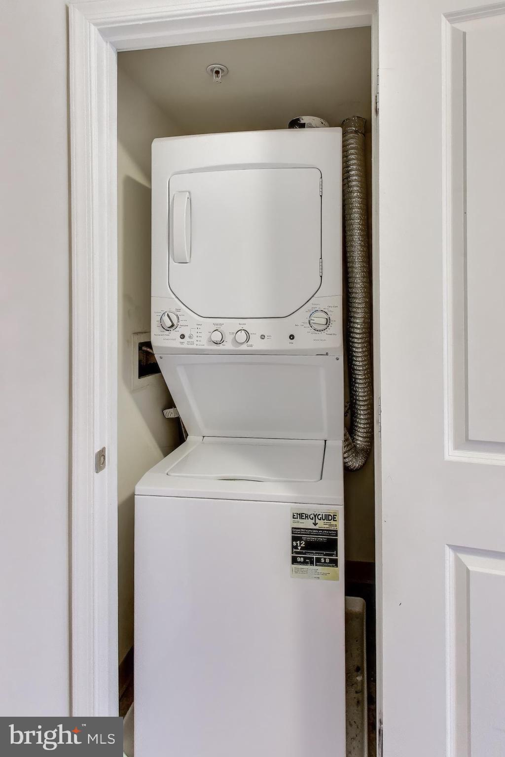 915 E Street Northwest, Unit 1013 Washington, DC 20004 - Photo 26 of 39 In-Unit Laundry