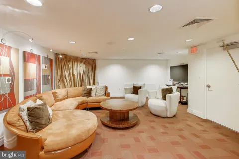 $439,000 | 915 E Street Northwest, Unit 1013, Washington, DC 20004