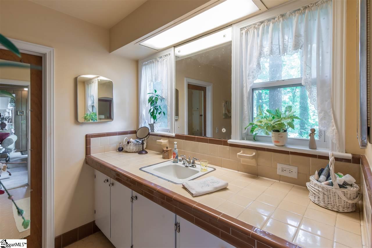 7 Hermitage Road Greenville, SC 29615 - Photo 18 of 29 Gallery Image 18