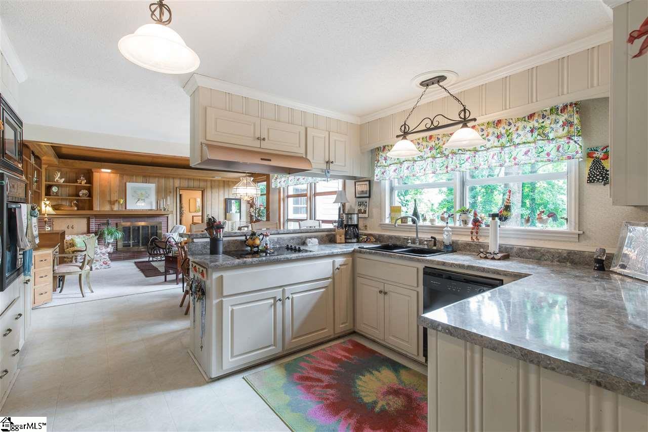 7 Hermitage Road Greenville, SC 29615 - Photo 6 of 29 Gallery Image 6