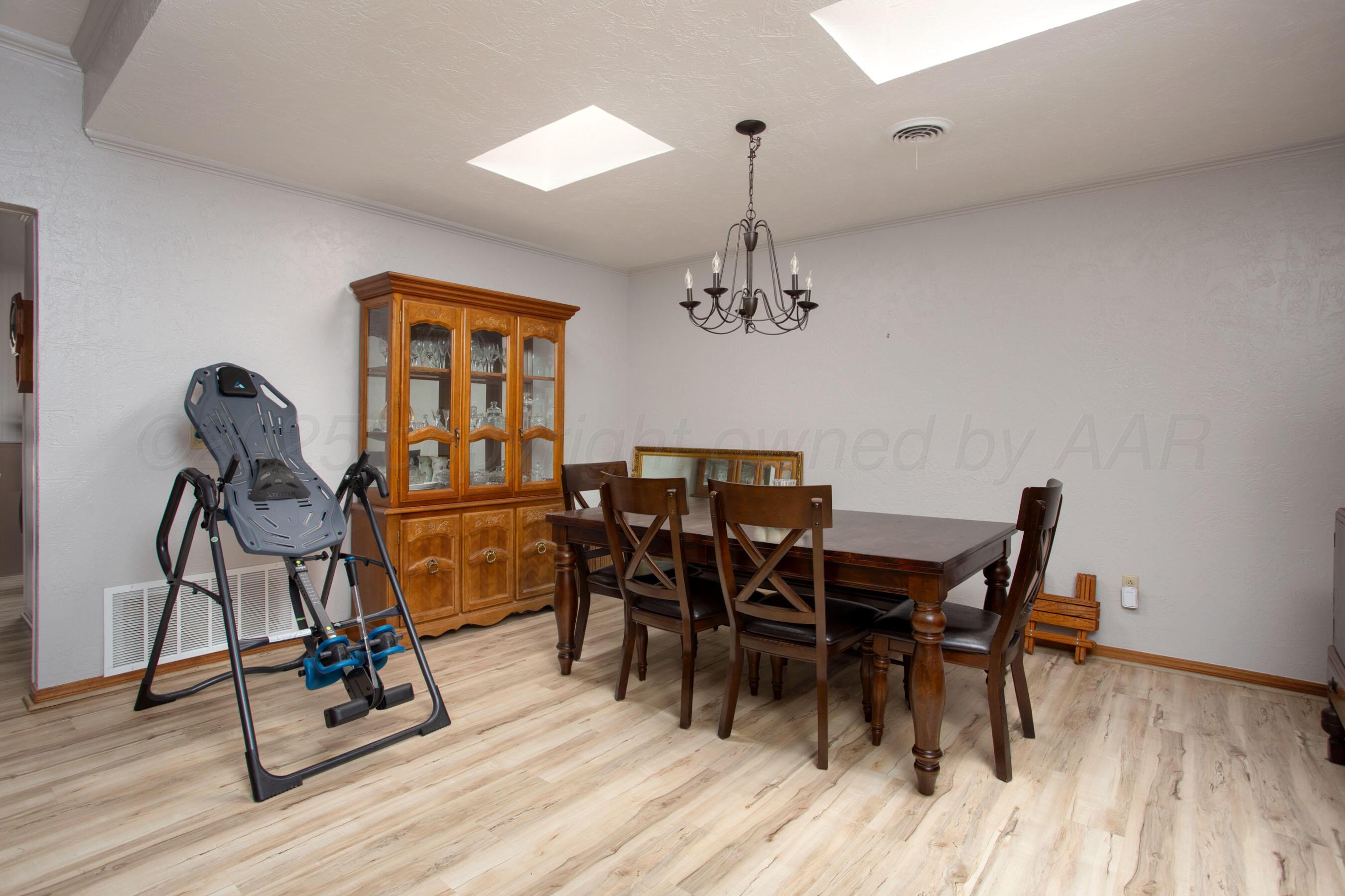 6130 Belpree Road Amarillo, TX 79106 - Photo 16 of 24 formal dining room