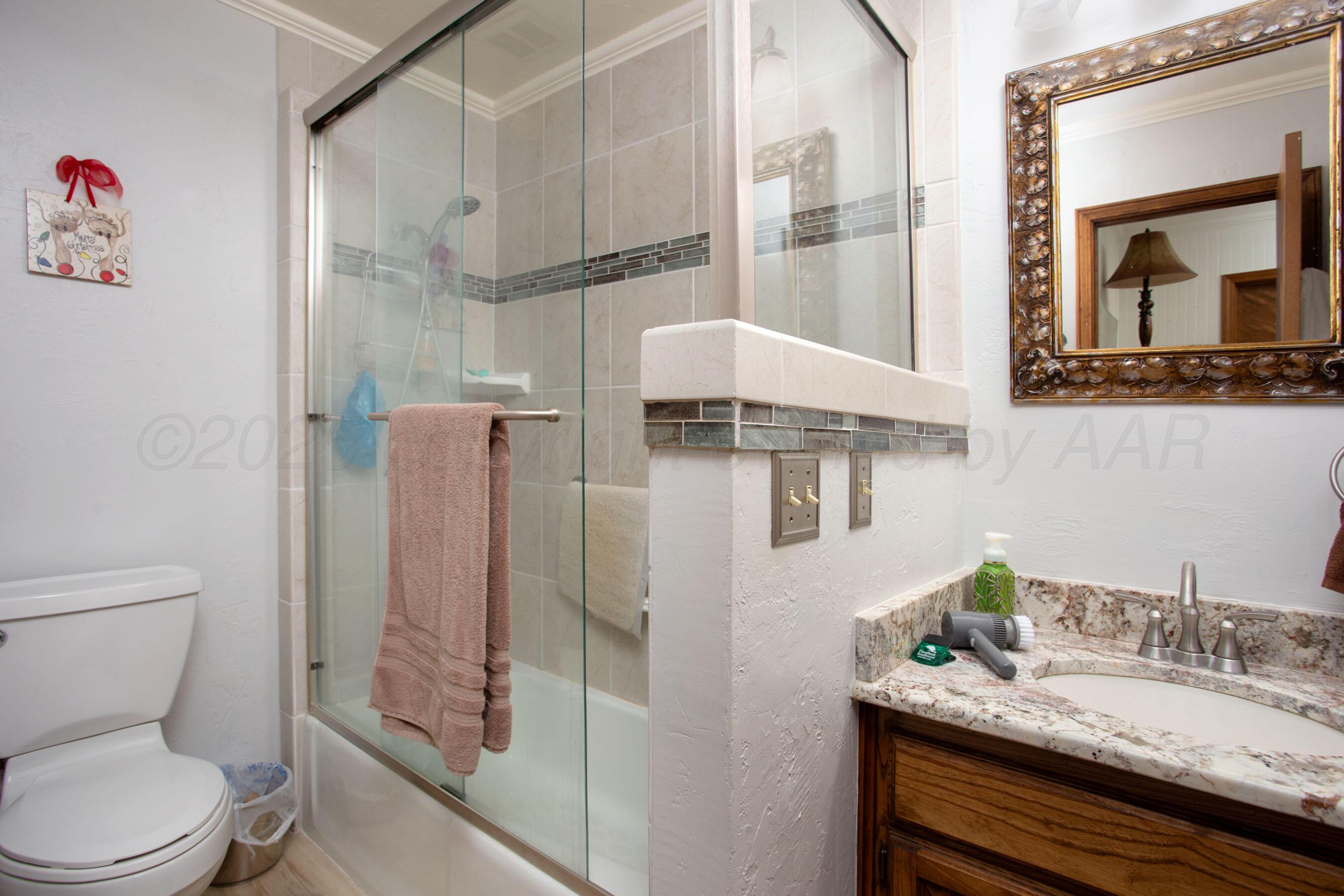 6130 Belpree Road Amarillo, TX 79106 - Photo 19 of 24 main bath