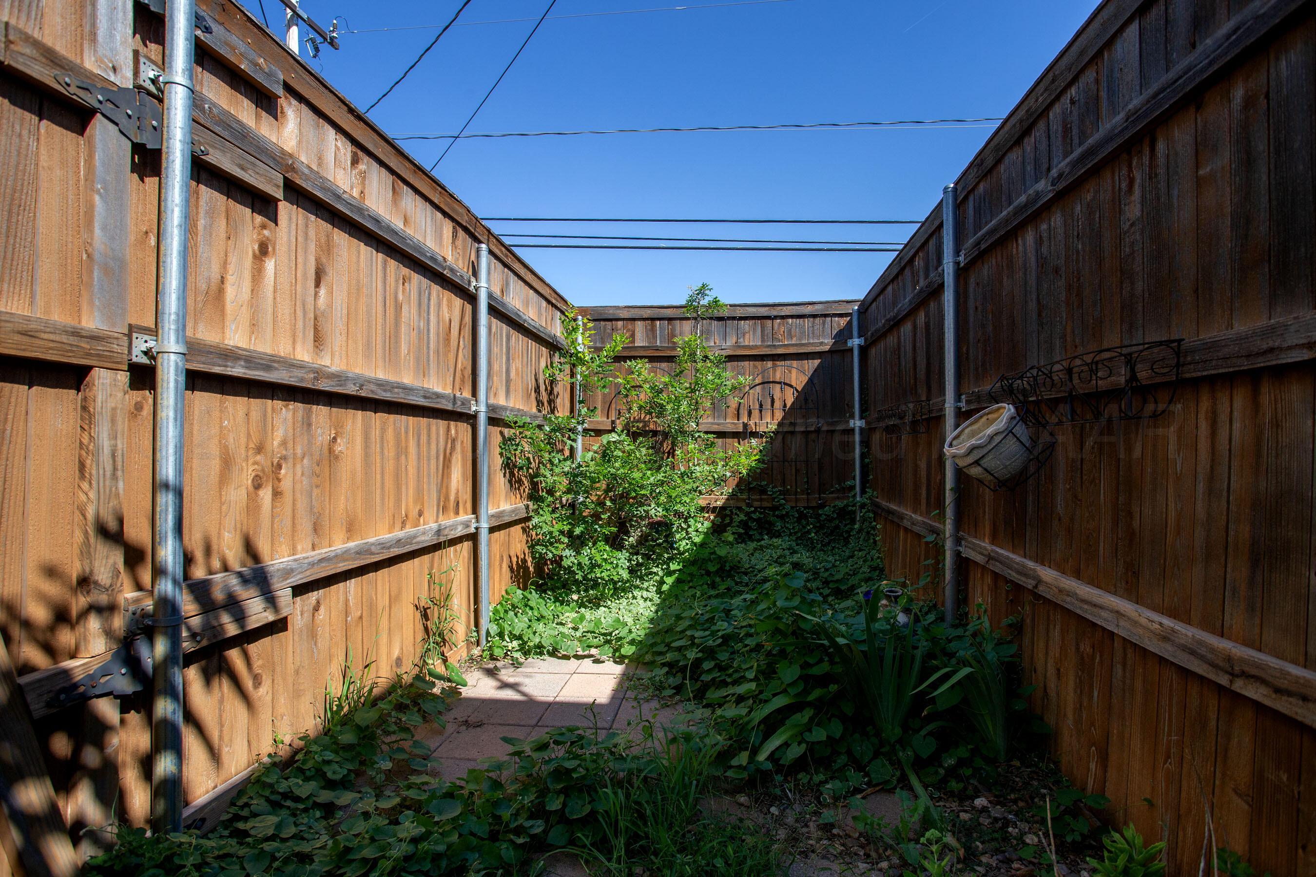 6130 Belpree Road Amarillo, TX 79106 - Photo 23 of 24 backyard