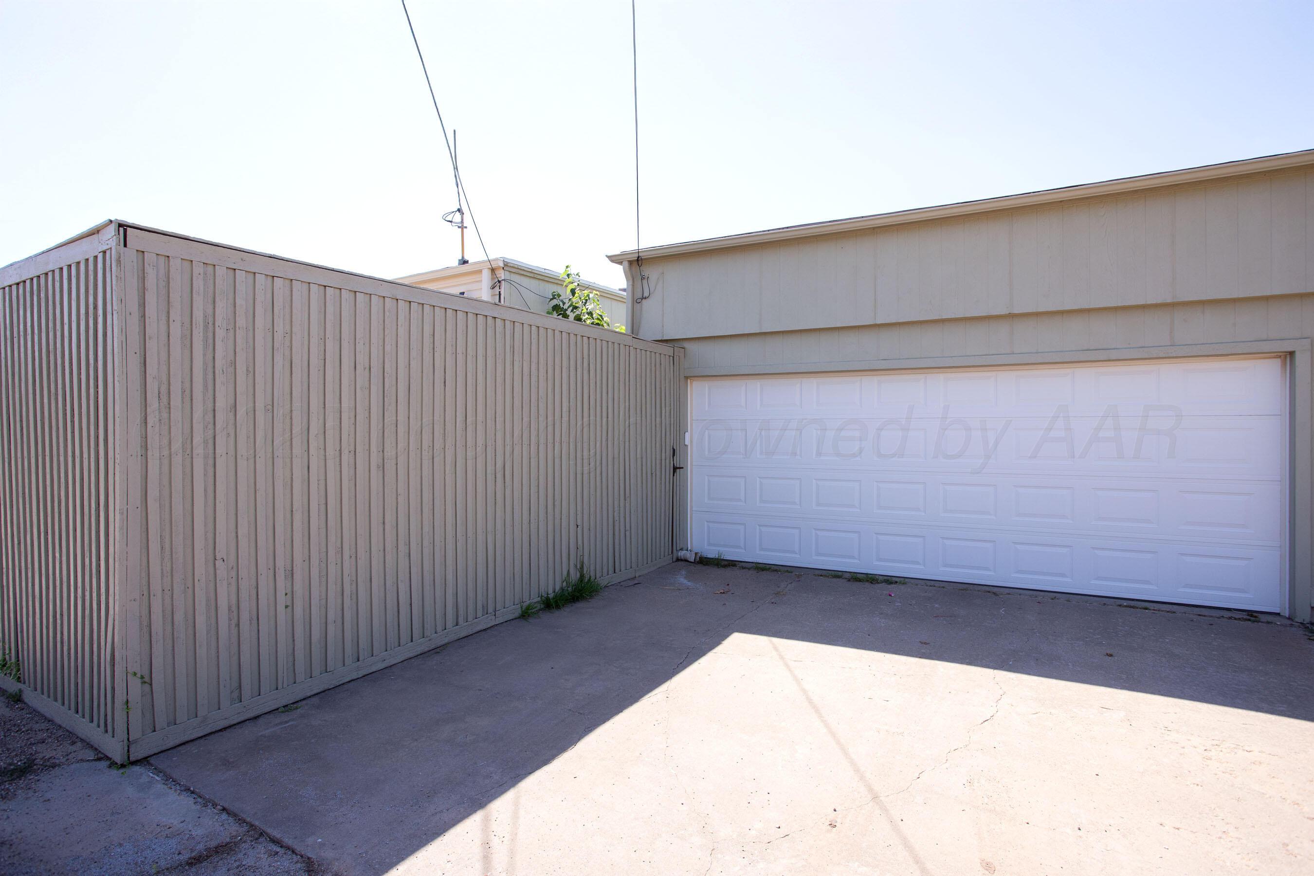 6130 Belpree Road Amarillo, TX 79106 - Photo 24 of 24 garage