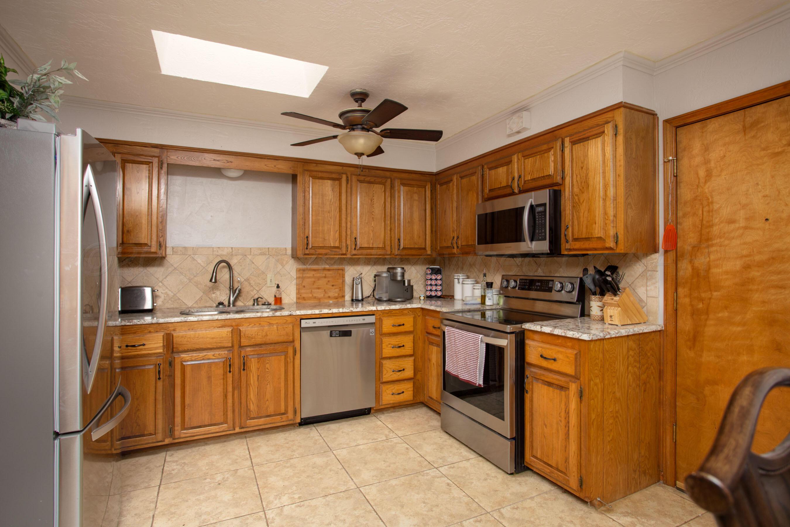 6130 Belpree Road Amarillo, TX 79106 - Photo 8 of 24 kitchen
