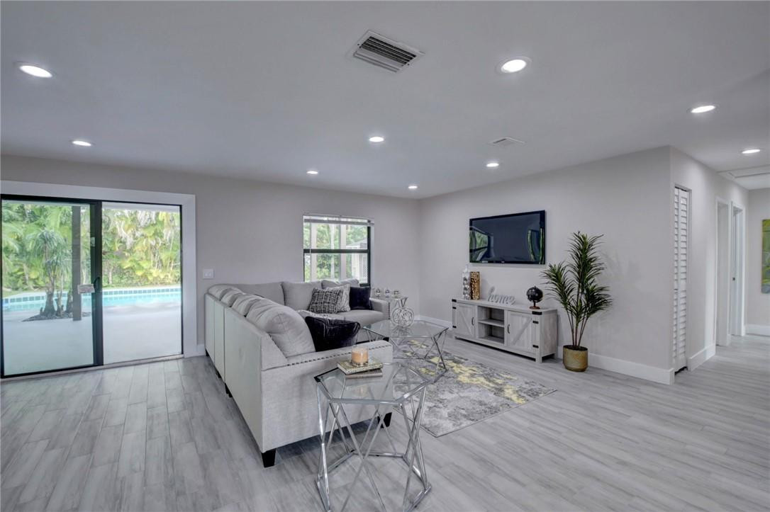4593 Appalachian Street Boca Raton, FL 33428 - Photo 8 of 29 Photo 8