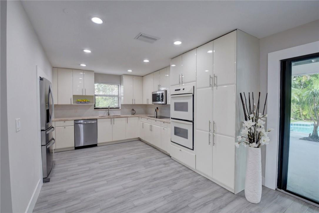 4593 Appalachian Street Boca Raton, FL 33428 - Photo 10 of 29 Photo 10
