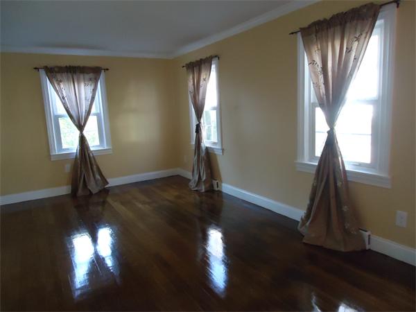 14 Ridgewood Road Worcester, MA 01606 - Photo 3 of 17 Gallery Image 3