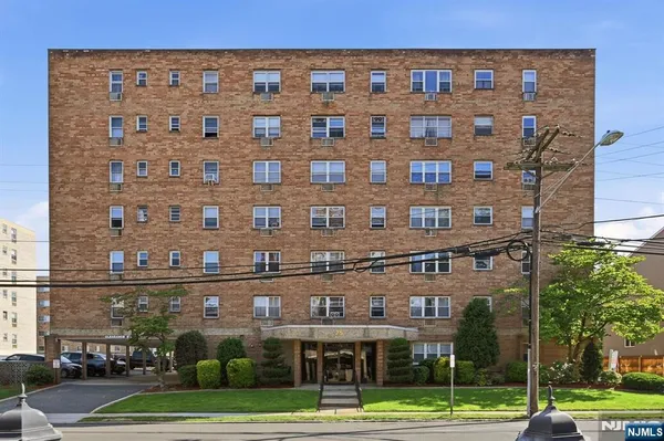 $309,000 | 25 Jefferson Street, Unit 2F, Hackensack, NJ 07601