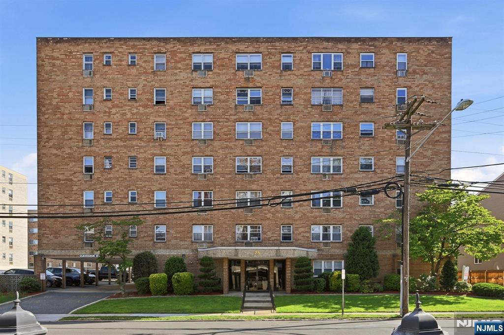25 Jefferson Street, Unit 2F Hackensack, NJ 07601 - Photo 4 of 29