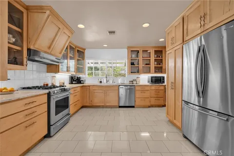 $445,000 | 44211 11th Street East, Lancaster, CA 93535