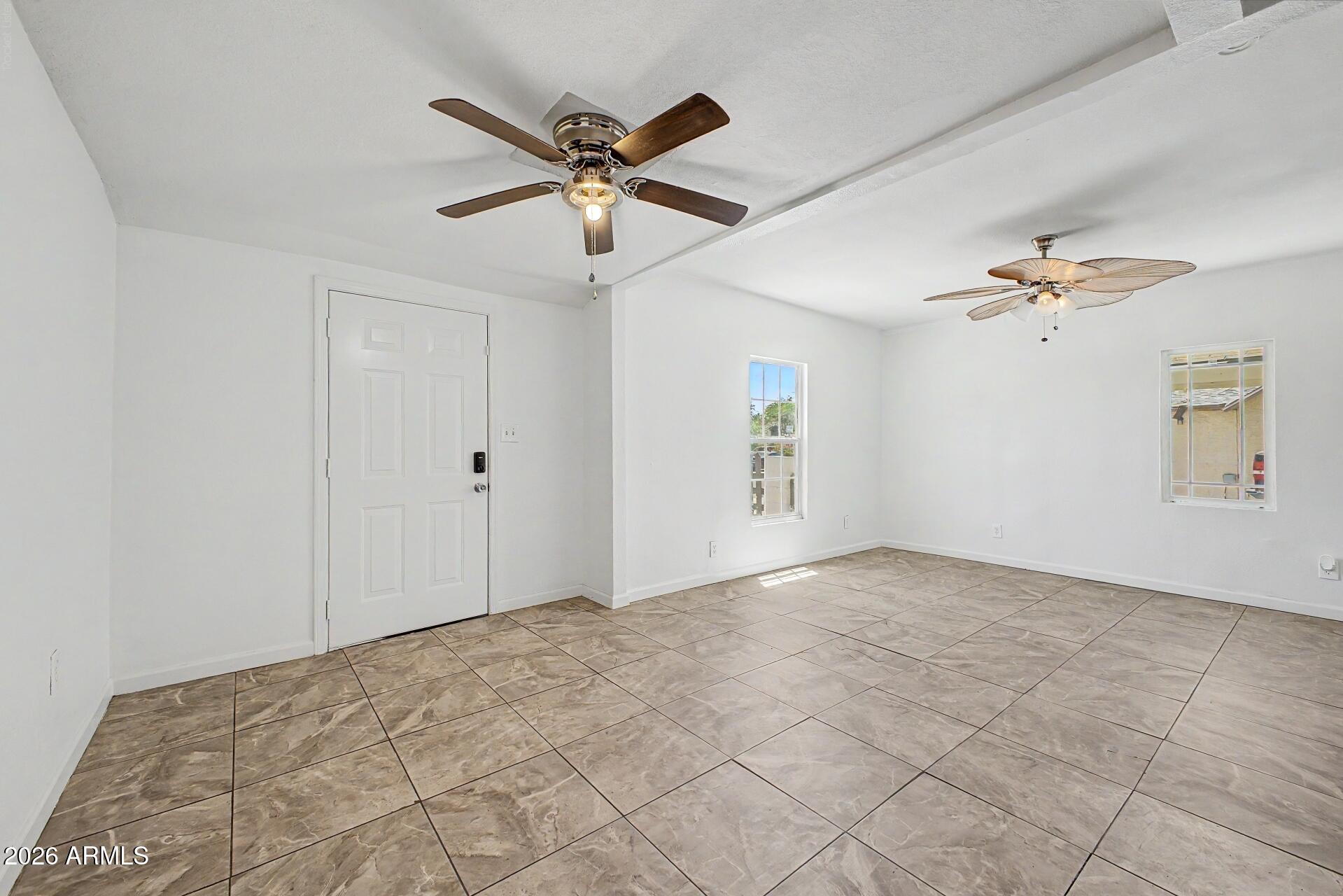 1010 East Chipman Road Phoenix, AZ 85040 - Photo 9 of 25 09 - Chipman