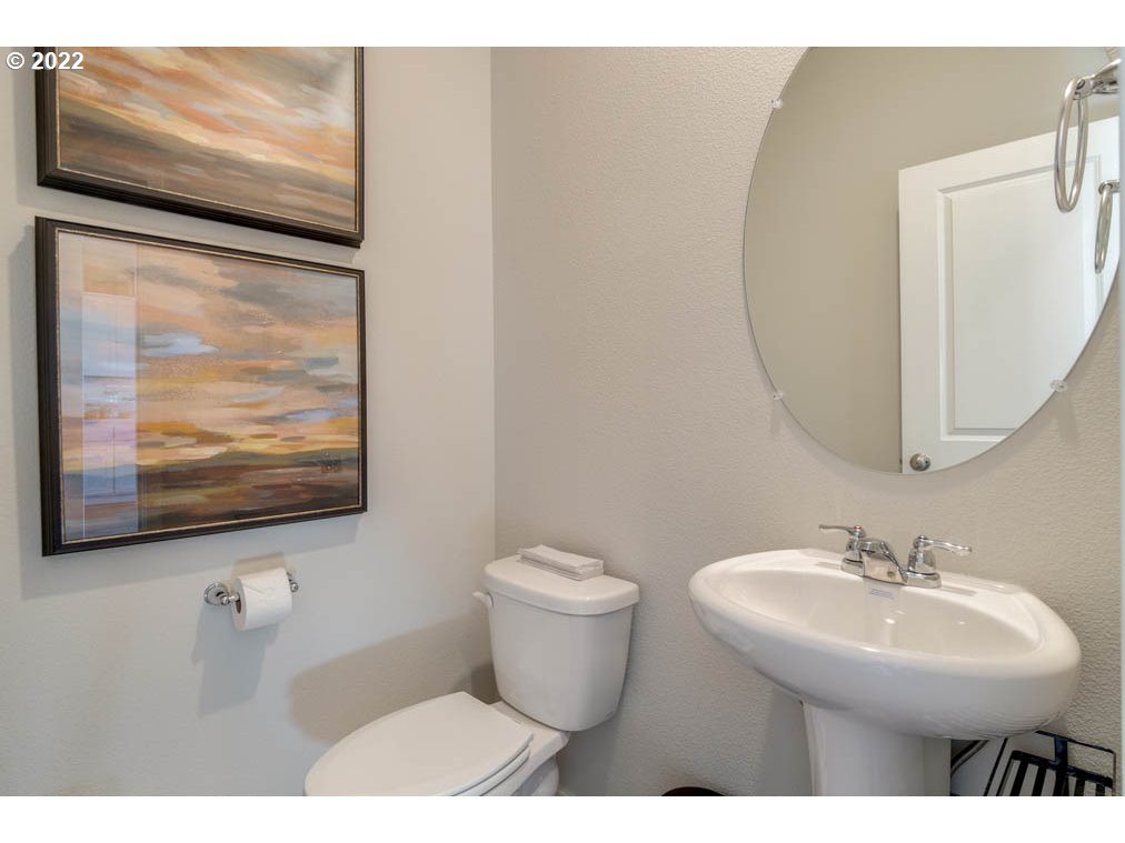 3656 Southwest Redfern Avenue Gresham, OR 97080 - Photo 14 of 26 Gallery Image 14