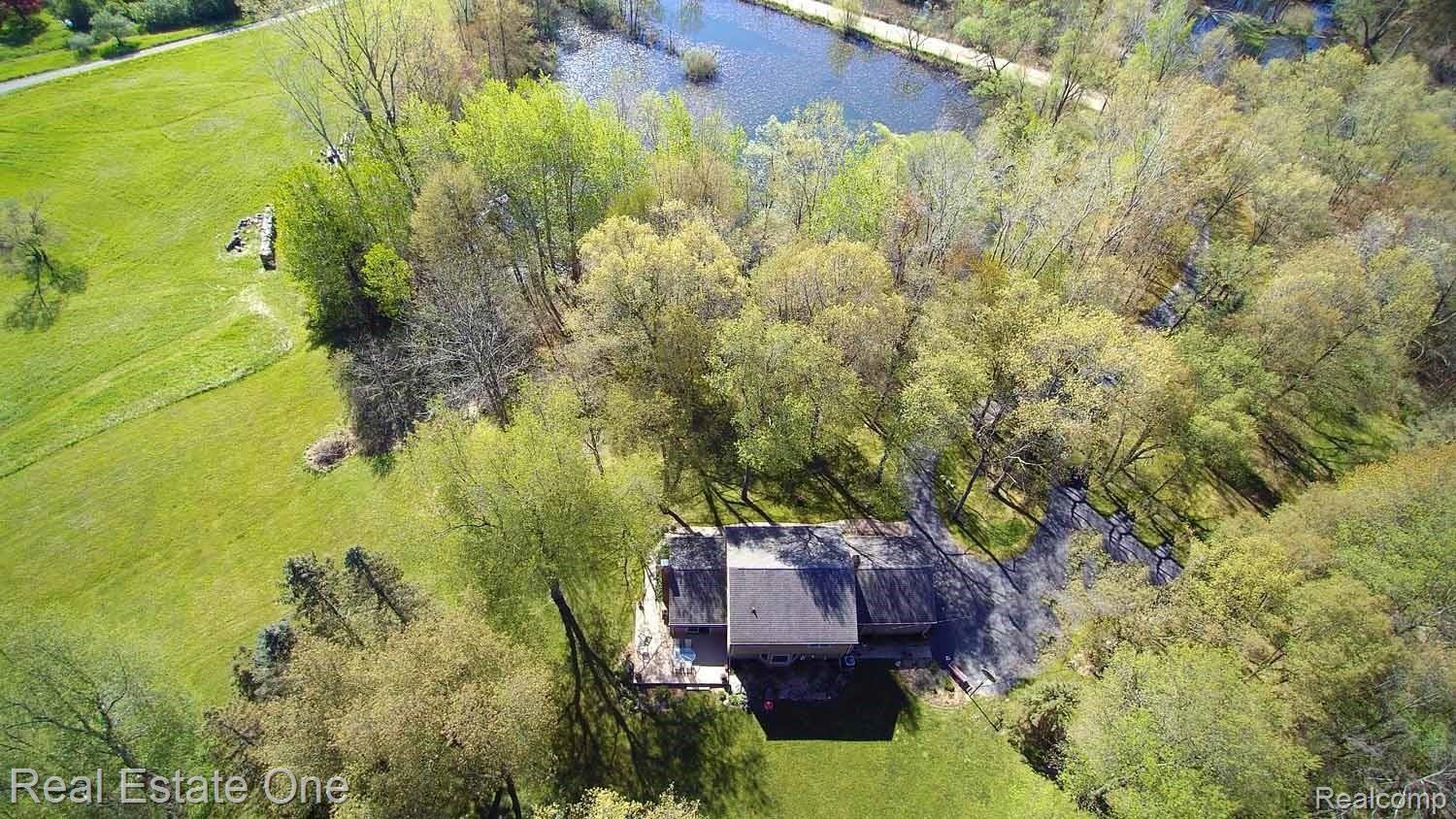 8330 Rattalee Lake Road Clarkston, MI 48348 - Photo 7 of 73 9.jpg