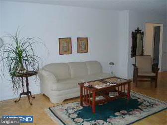 128 Riversedge Drive Norristown, PA 19403 - Photo 4 of 9 Gallery Image 4