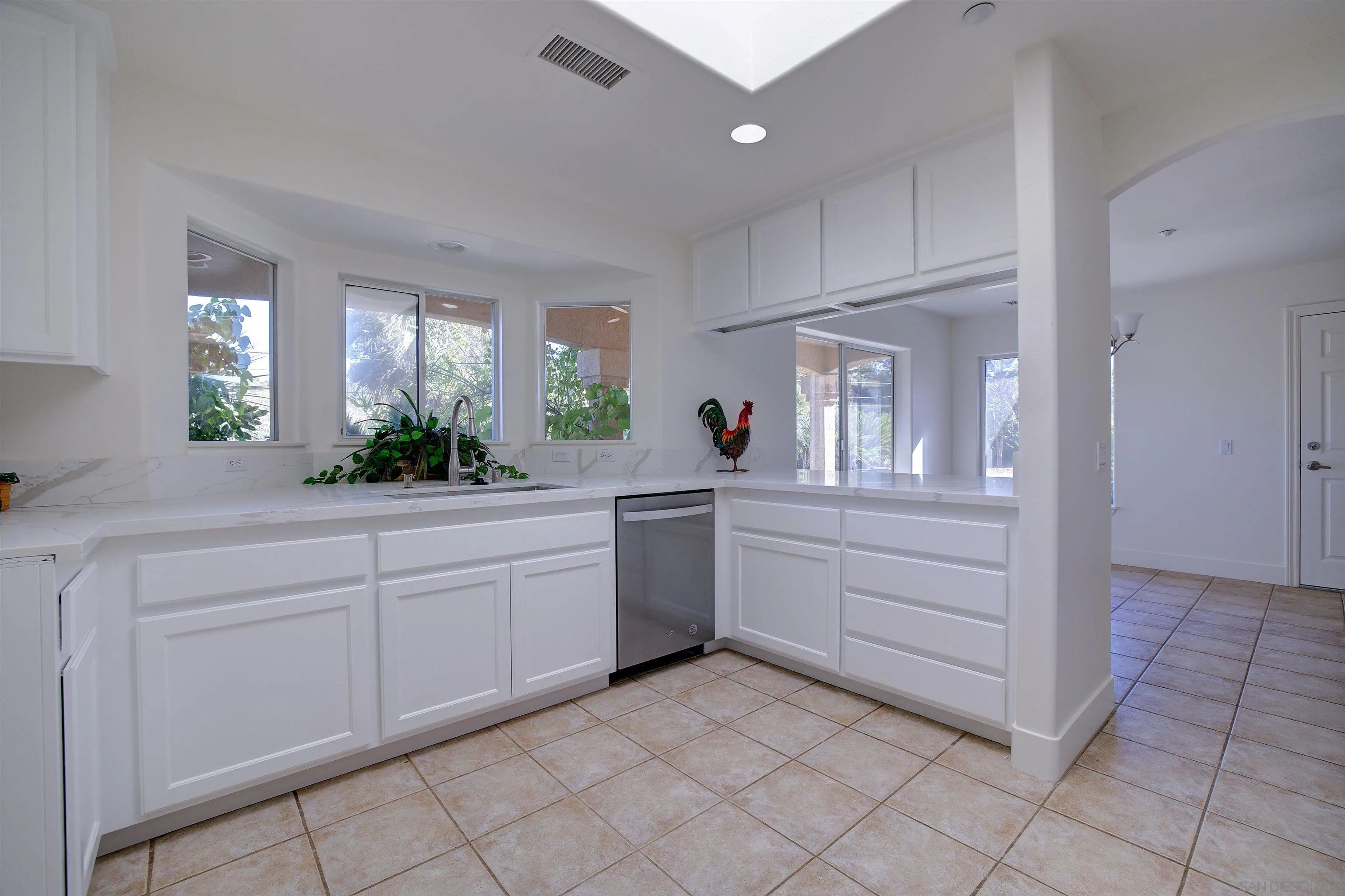 10074 West Lilac Road Escondido, CA 92026 - Photo 11 of 31 Gallery Image 11